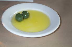 olive oil beauty benefits 12