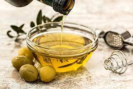 olive oil beauty benefits 7