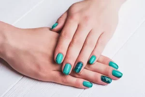 turquoise summer nail polish color trends